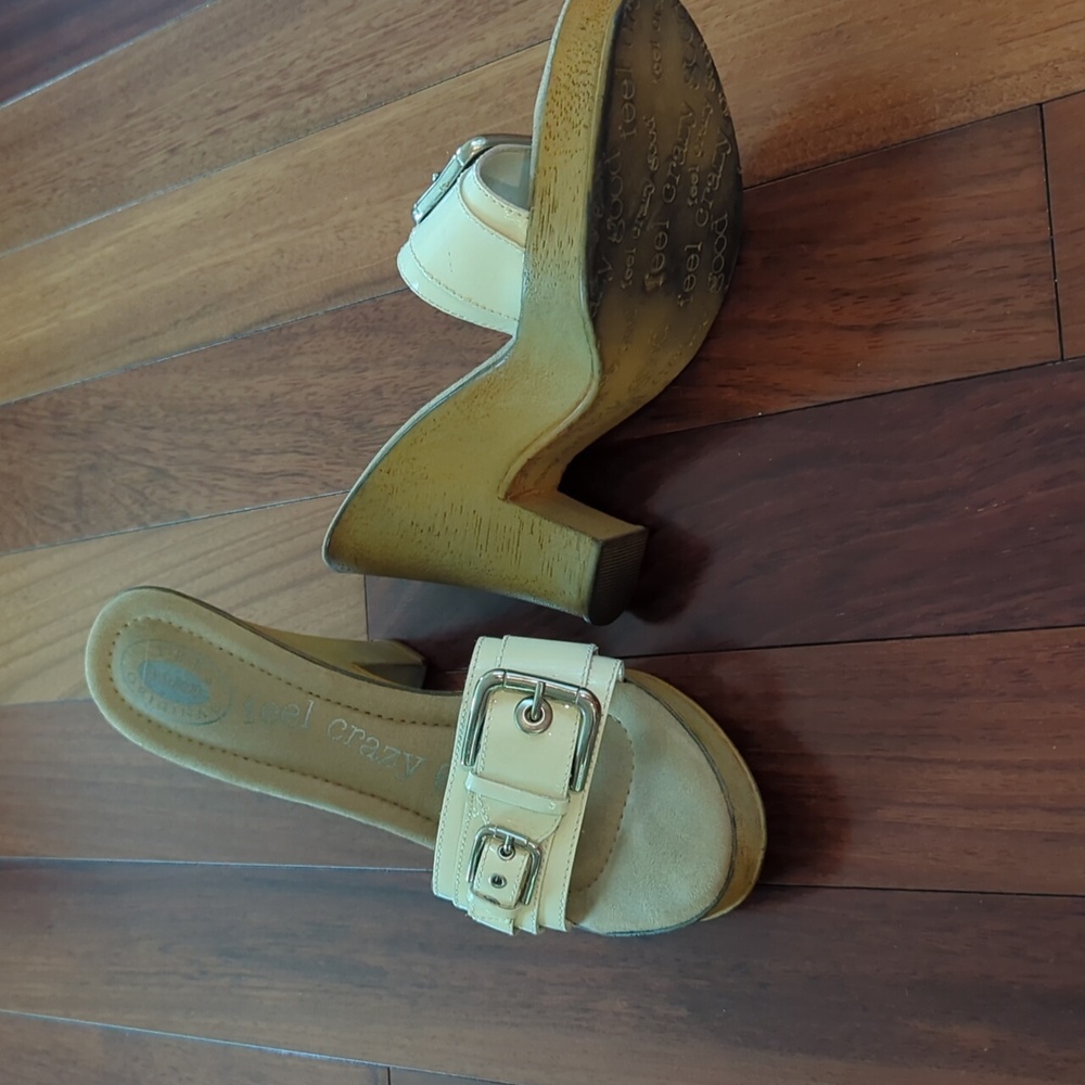 Dr. Scholl's Wedges 9 White Patent